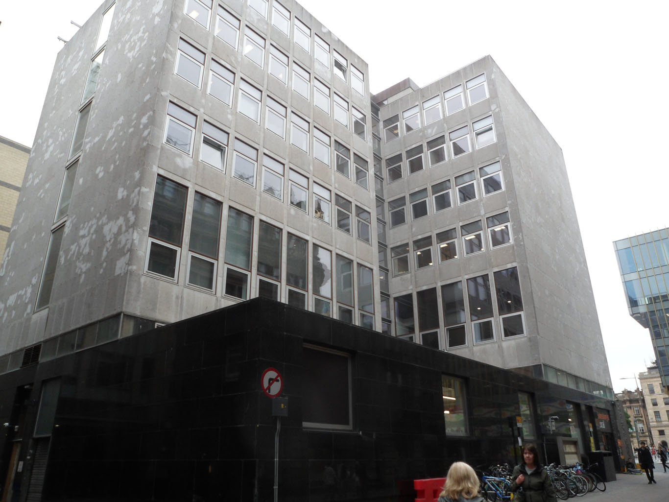 9 - 10 St Andrew Square